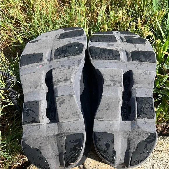 On Cloud Monster Running Black Athletic Shoes with Mesh Upper - Picture 4 of 6